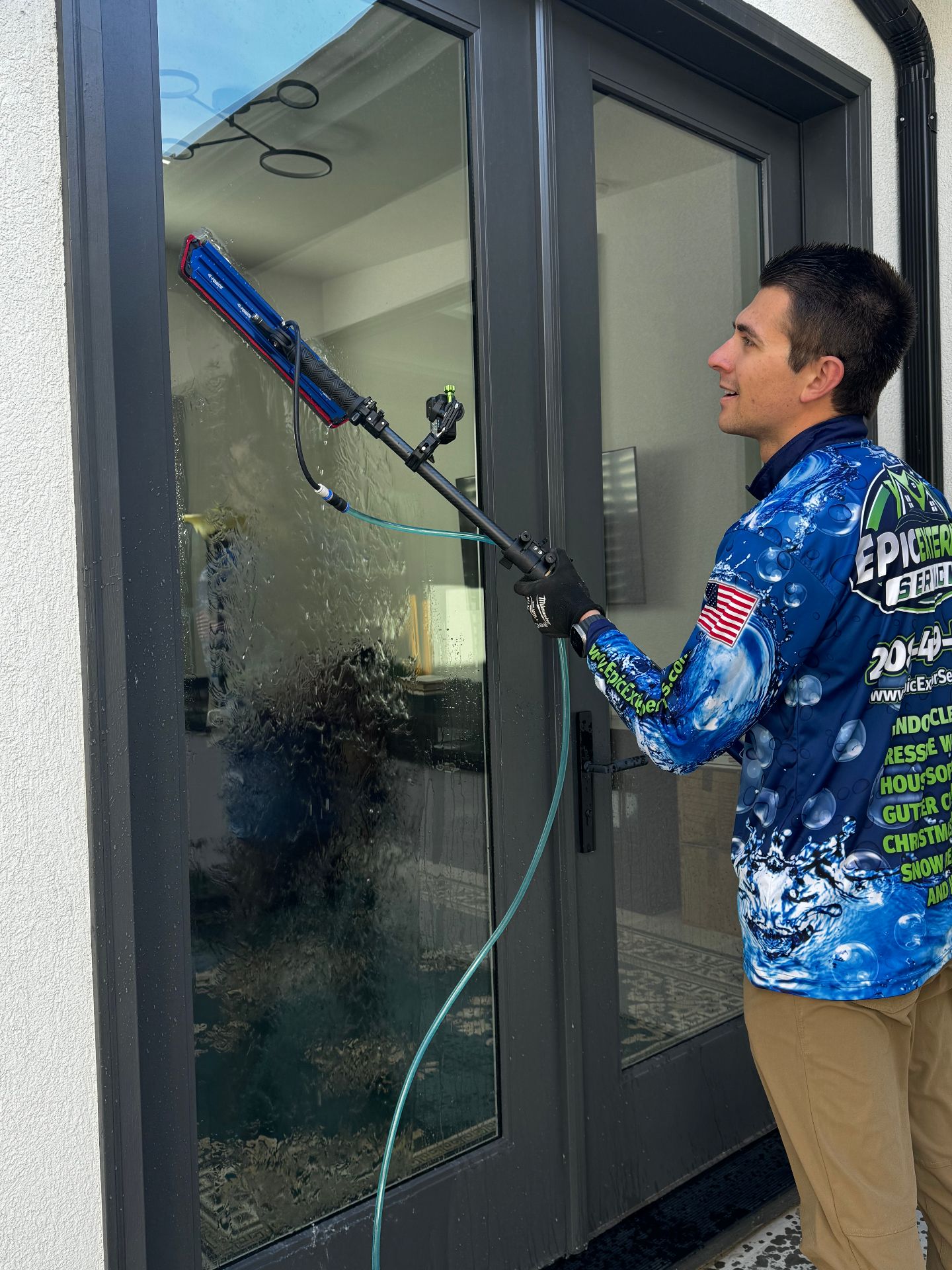 Professional window cleaning in North End, Idaho - Example 1
